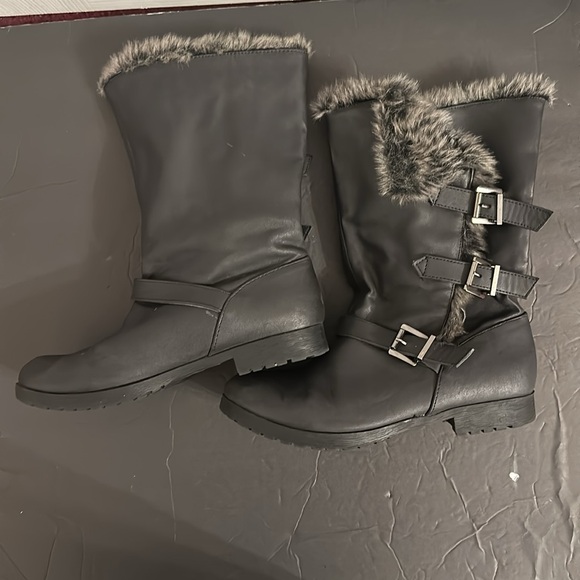 Boot - Picture 3 of 4